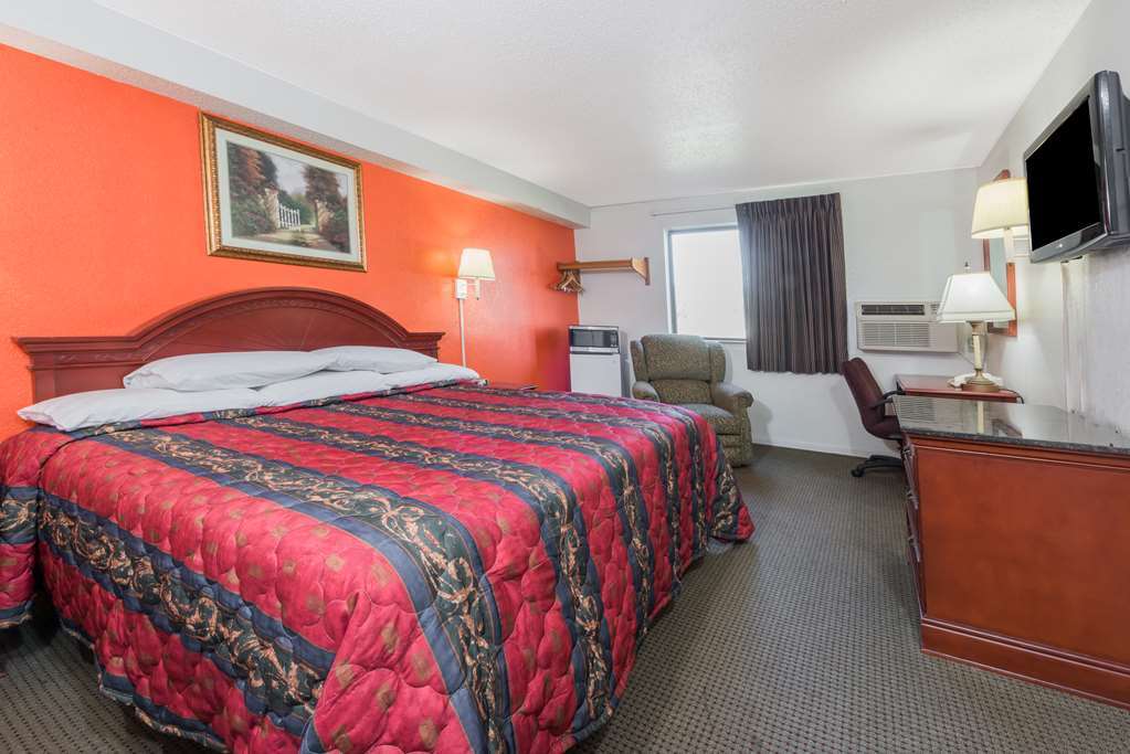 Castle Point Knights Inn Ferguson Mo חדר תמונה