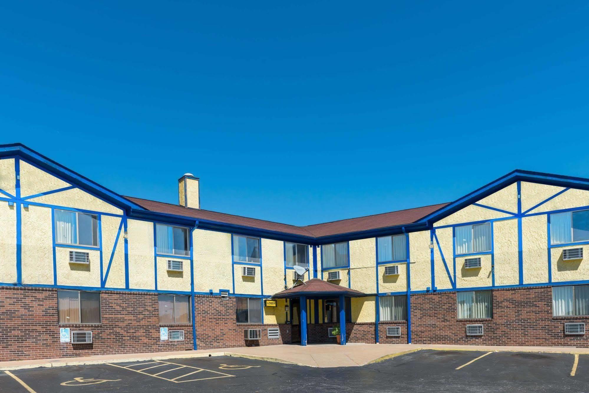Castle Point Knights Inn Ferguson Mo מראה חיצוני תמונה